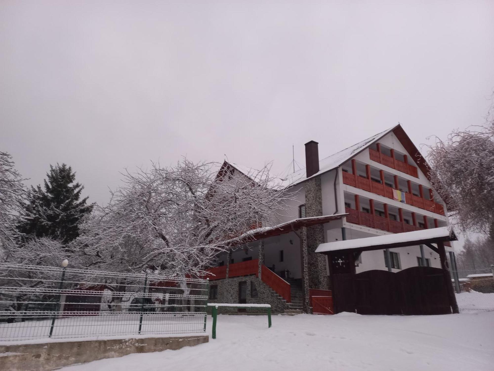 Casa De Vacanta Perla Colibitei Колибица Экстерьер фото